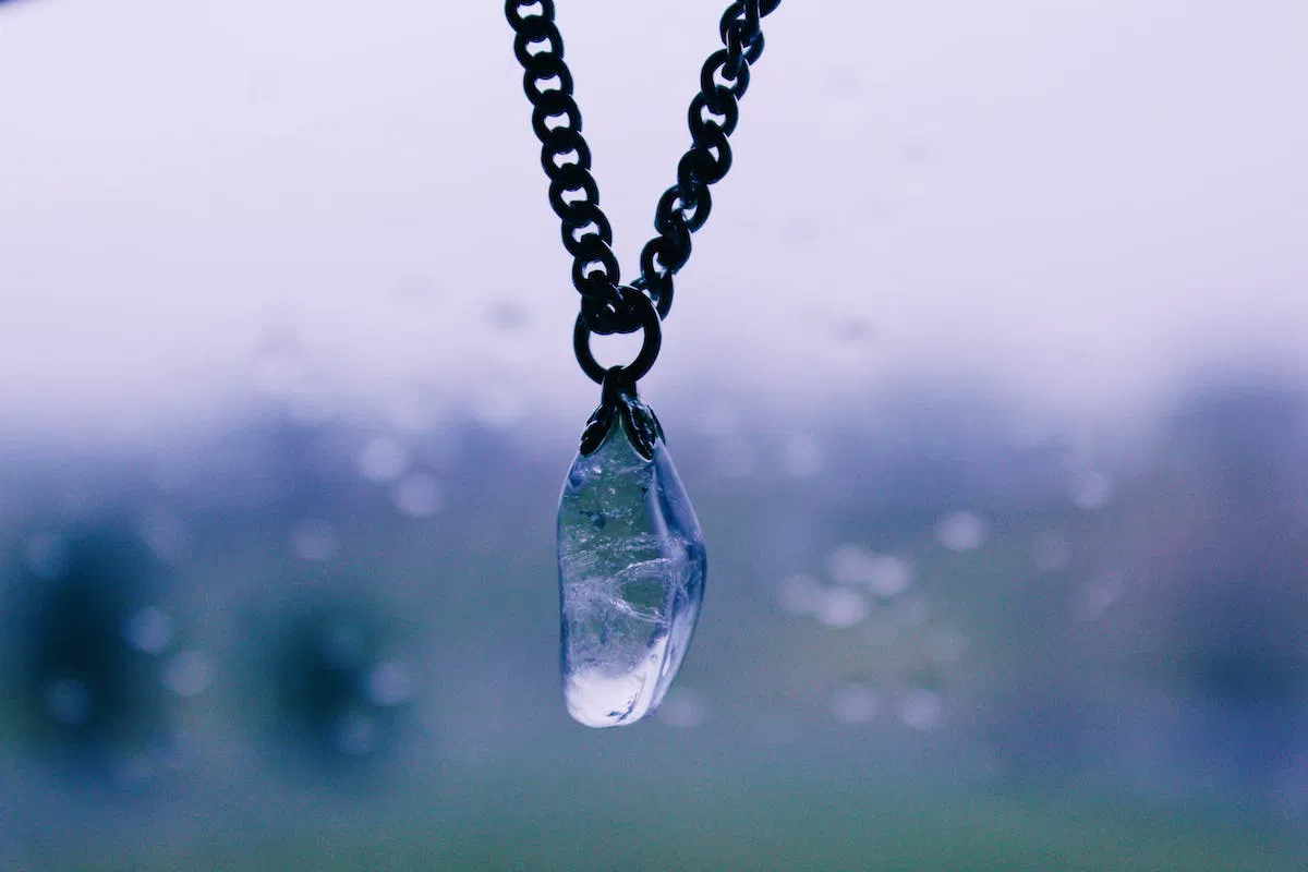 The Power of Crystal Necklaces: A Guide to Their Meaning